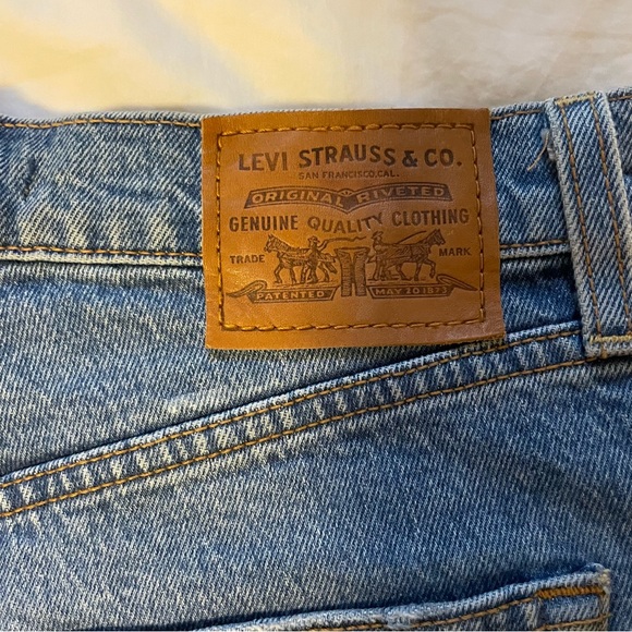 Levi’s Ribcage Shorts - Picture 10 of 10